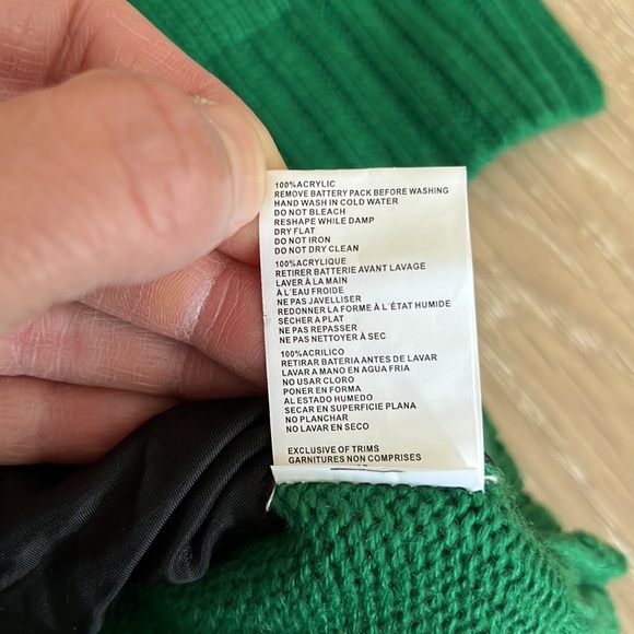 Razzle Dazzle Light Up “Unwrap Me” Ugly Christmas Sweater - Large - Picture 7 of 7